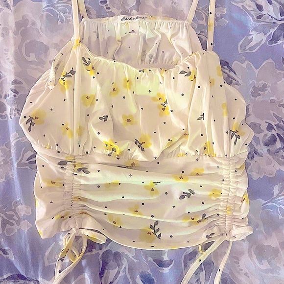 Crop Top 🌸 - Picture 3 of 3